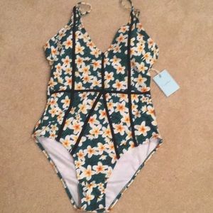 One piece stylish swim suit